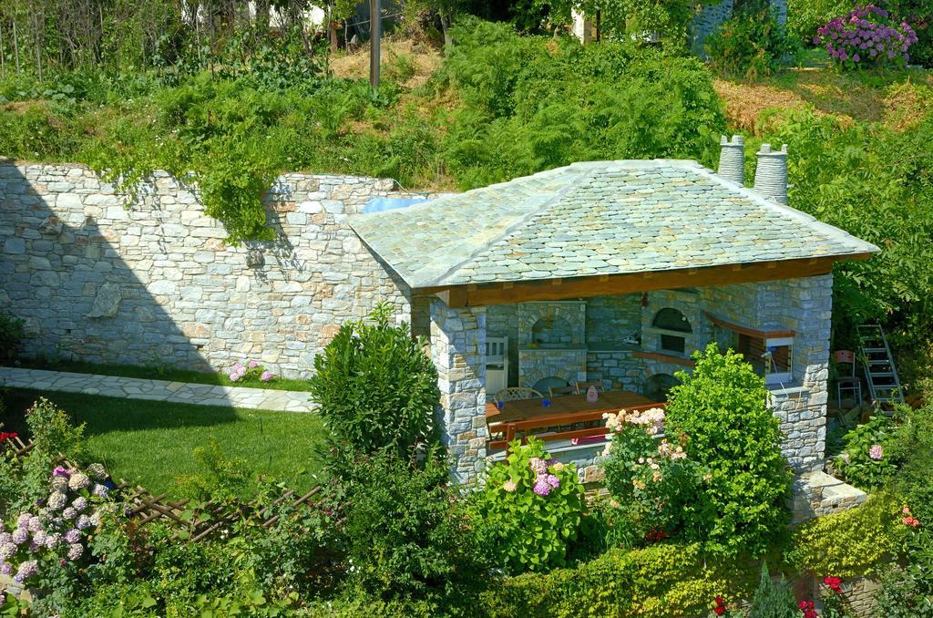 Guesthouse Iris Tsagaráda Eksteriør bilde